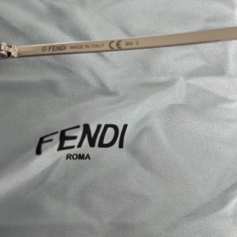 Fendi FF0039/G/S Fabulous Sunglasses Brand New, Never Worn - Picture 7 of 9
